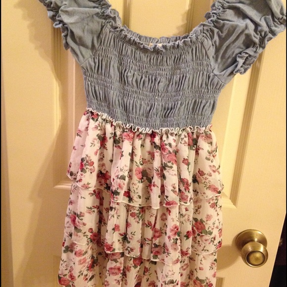 Pretty flowy top with layers