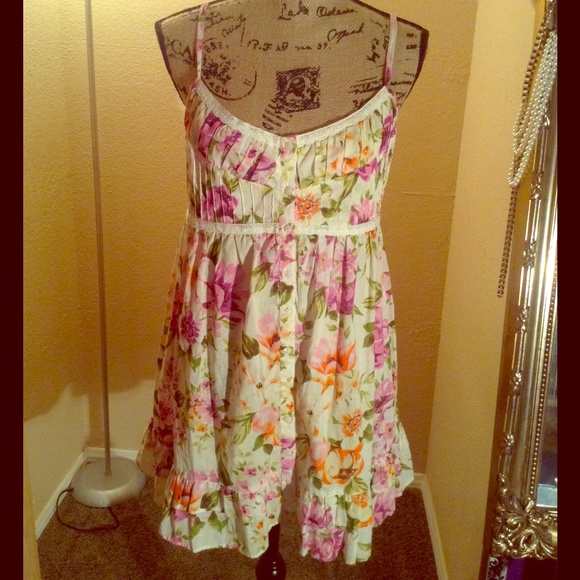 Forever 21 Dresses & Skirts - Floral Dress NWOT SOLD Forever 21 Dresses & Skirts - Floral Dress NWOT SOLD