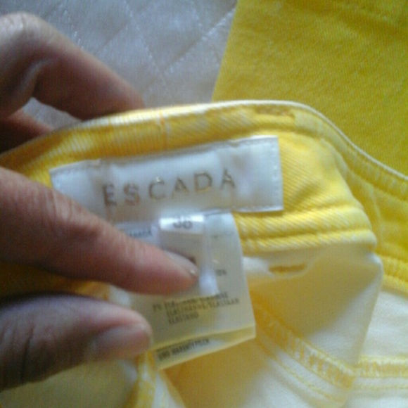 ESCADA - Picture 2 of 4