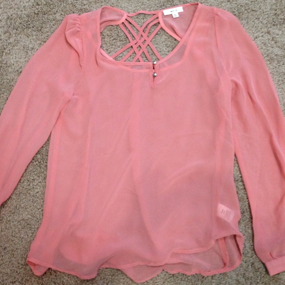 coral shirt