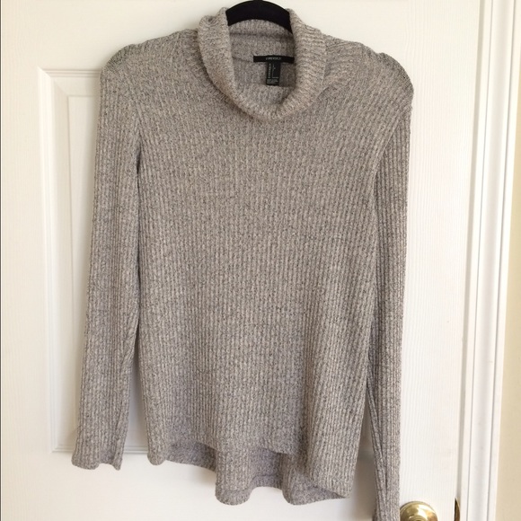 Black and ivory lightweight turtle neck knit