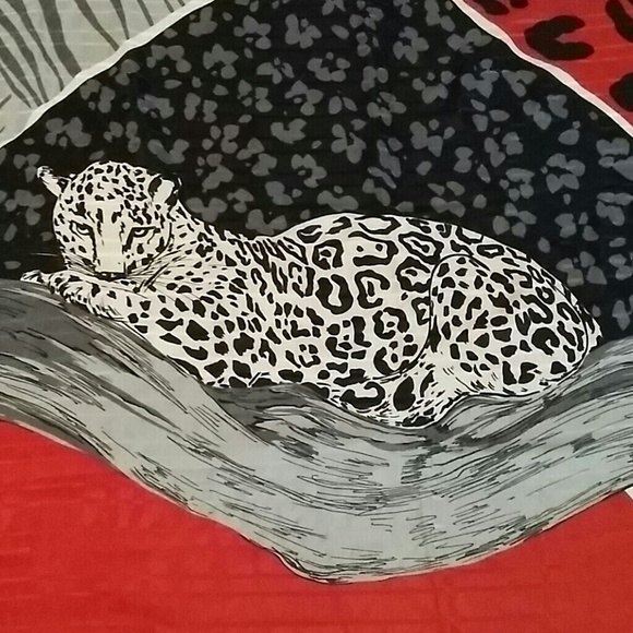 Gorgeous Snow Leopard vintage Gim Renoir scarf - Picture 3 of 4