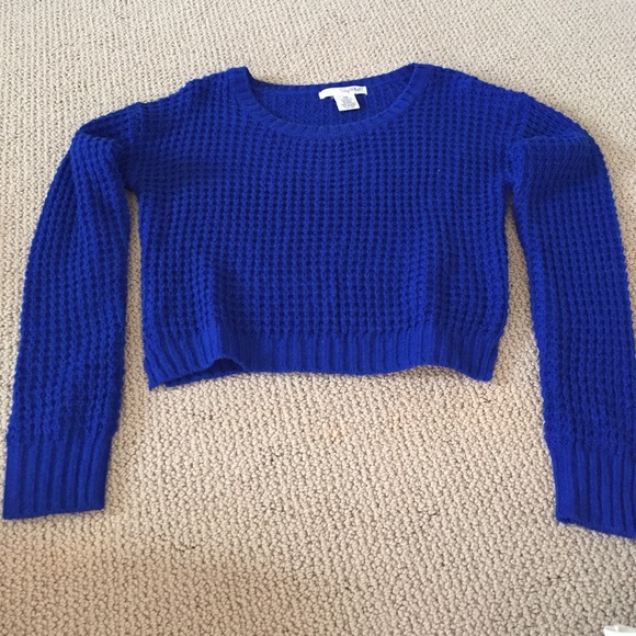 Blue crop top sweater