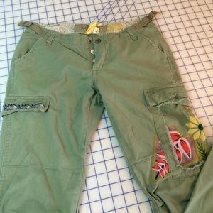 Embroidered Da Nang cargo pants