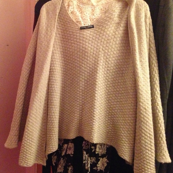 Brandy Melville Voltaire cardigan