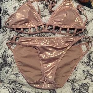 Kendall and Kylie bathing suit