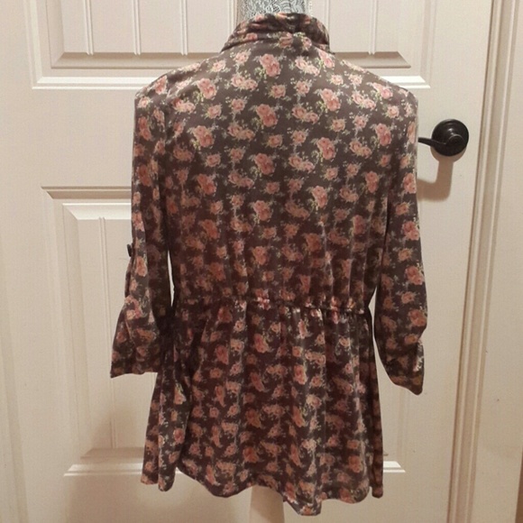 Cardigan - Picture 2 of 4