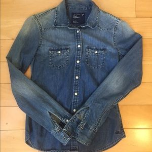 *reserved for @chesam* AE chambray shirt