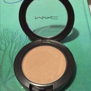 MAC Cosmetics Taupe Shape Blush