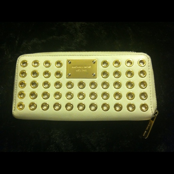 AUTHENTIC MICHAEL KORS WALLET