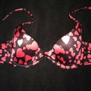 Victoria's Secret Pink push up bra 32C hearts 💗💗