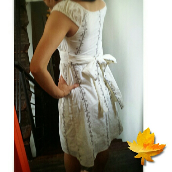 🎈CLEARANCE 🎈$19✂️Beautiful Ivory dress - Picture 3 of 3