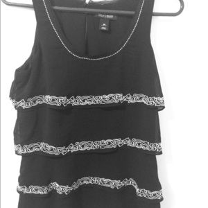 Sleeveless silky shirt