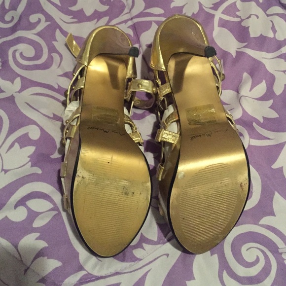 Gold Pumps - Picture 3 of 4