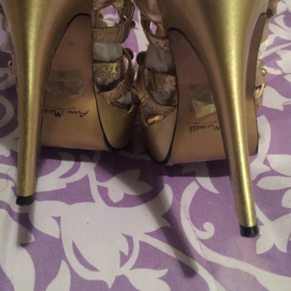 Gold Pumps - Picture 4 of 4