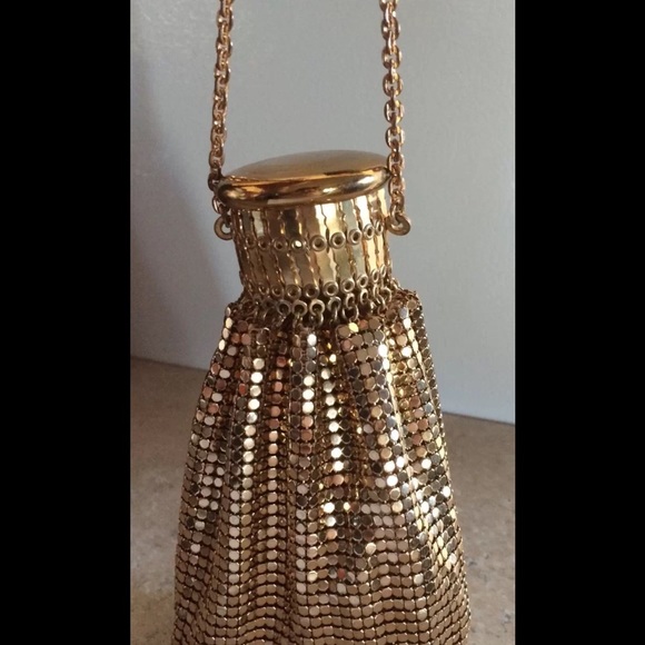 Vintage Whiting & Davis handbag