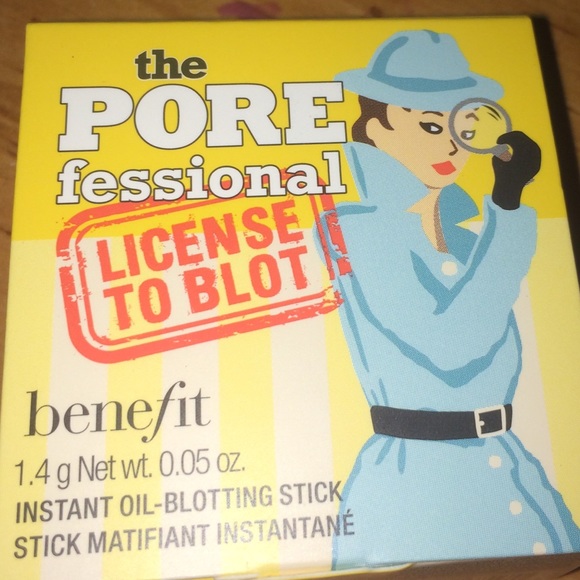 ♥️SOLD IN BUNDLE♥️NIB Benefit License To Blot