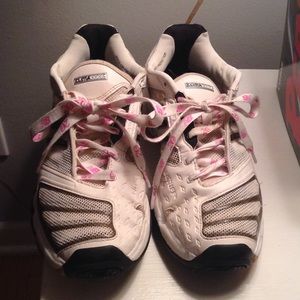 SOLDAdidas volleyball shoes