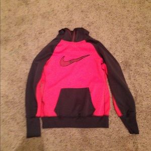 Bundle shirt and Nike sweatshirt!