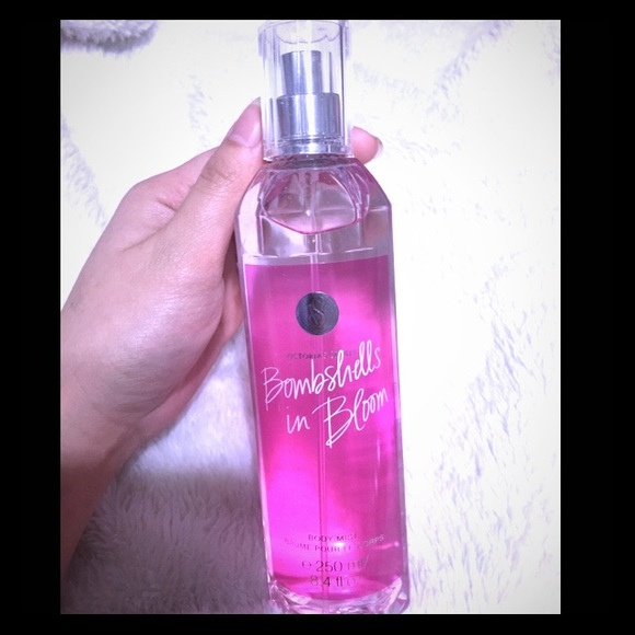Full size New bombshell in bloom bottle spray!