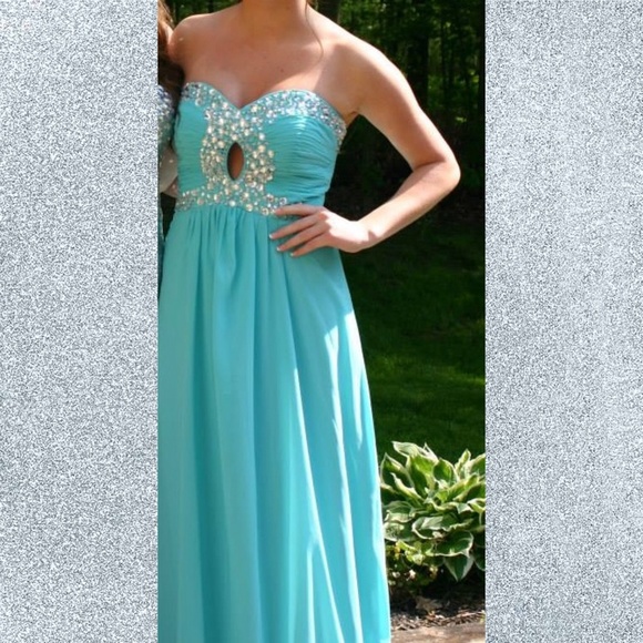 PROM DRESS - Light turquoise key hole $65
