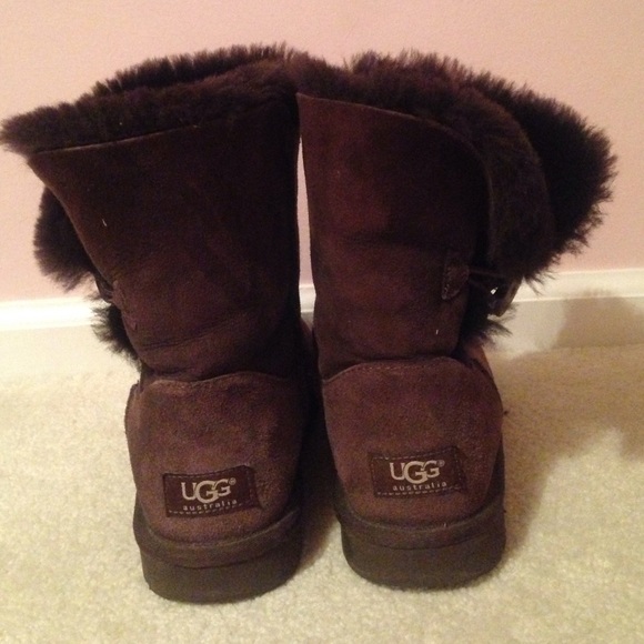 Chocolate Bailey Button UGG Boot - Picture 2 of 3