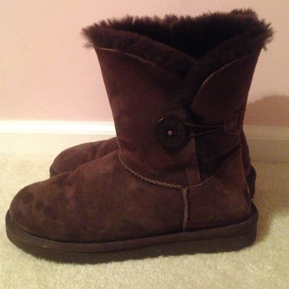 Chocolate Bailey Button UGG Boot - Picture 3 of 3