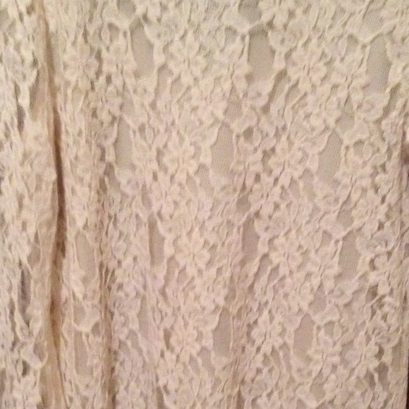 Lace Socialite Dress - Picture 3 of 4