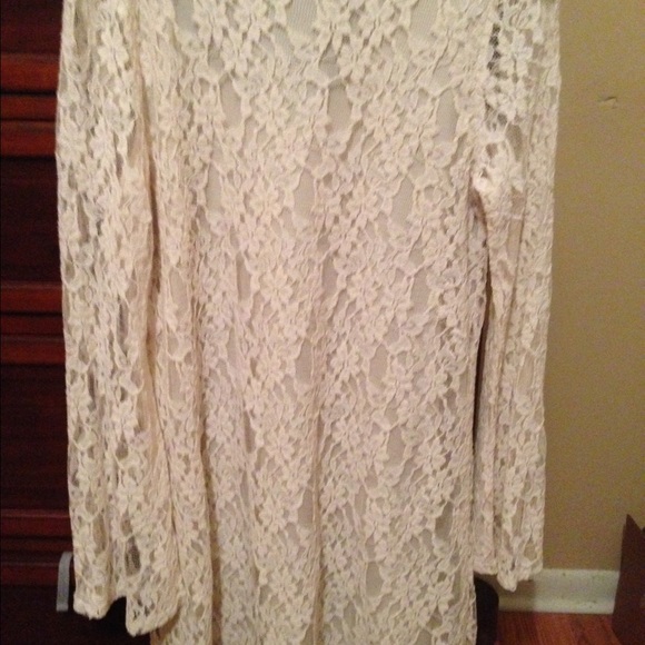 Lace Socialite Dress - Picture 4 of 4