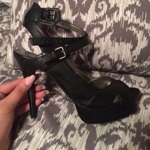 Brand New Guess Shoes