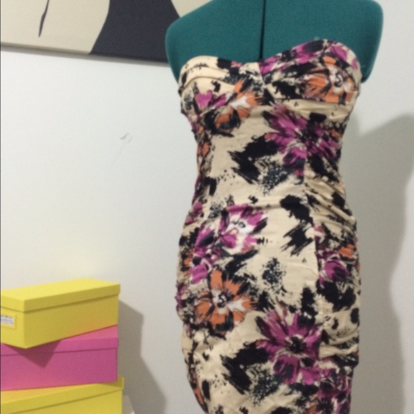 Flowered short mini dress