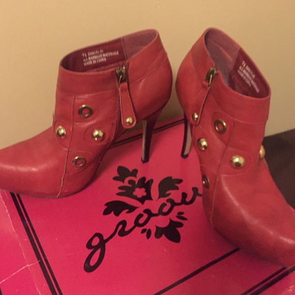 Heels - Picture 2 of 4