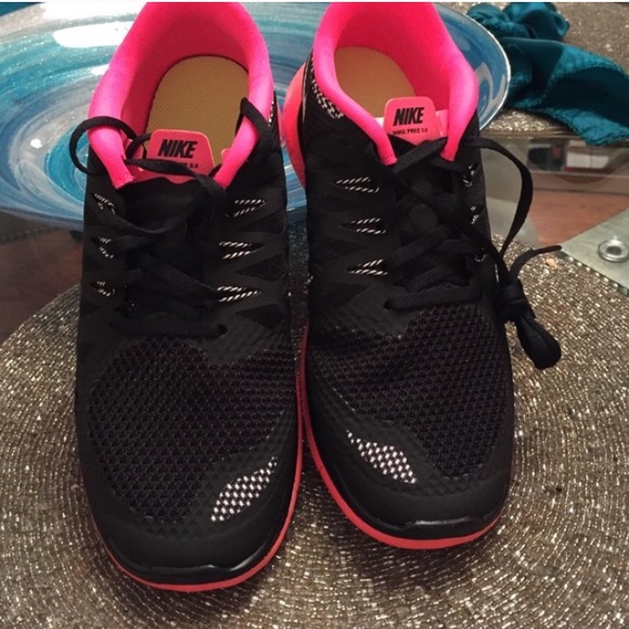 Nike Free 5.0 (avail various sizes) - Picture 2 of 3