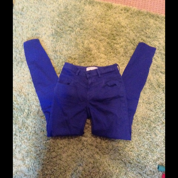 High Rise Blue Jeans - Picture 3 of 3