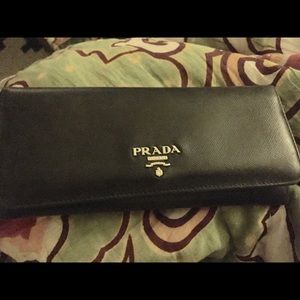 Authentic Prada saffiano lux wallet