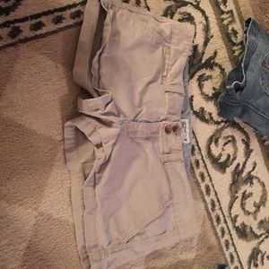 Khaki American Eagle shorts
