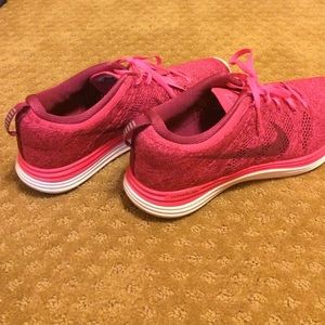 Pink Nike Flyknit Lunar1