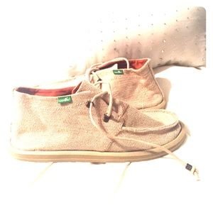 Sanuk bootie like shoes