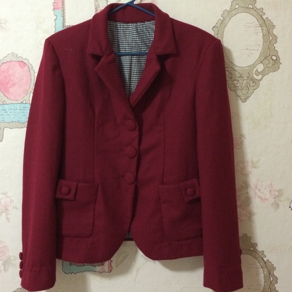 Tailored Jacket w padded shoulders