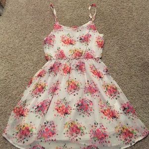 Cute Summer Dress//all you need is a cute belt