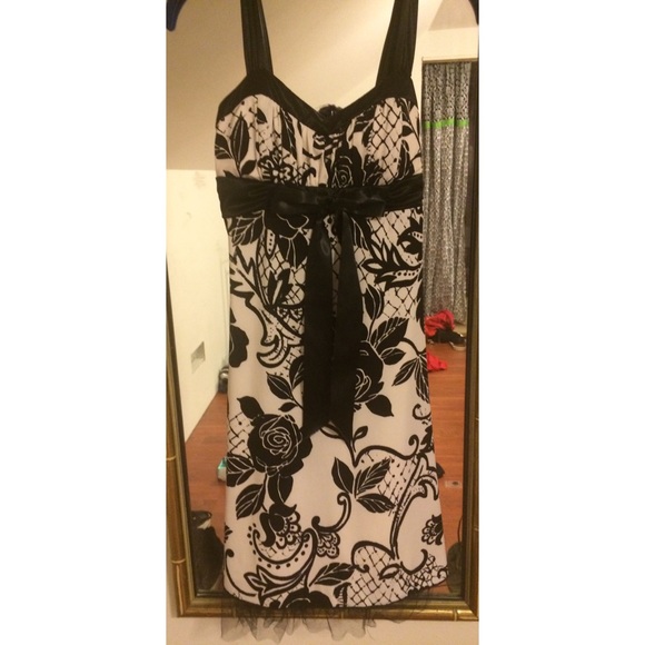 SOLD 💕 - Picture 2 of 3