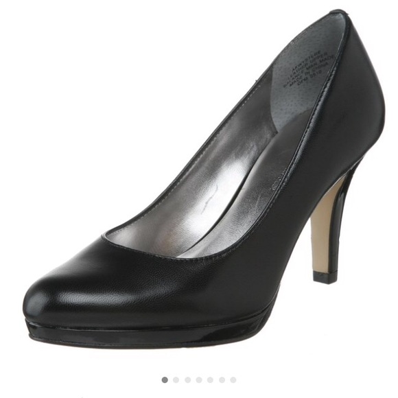 Black Anne Klein Leather Platform Pump size 6