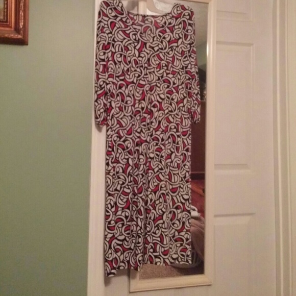 Red, white and black geometric print dress