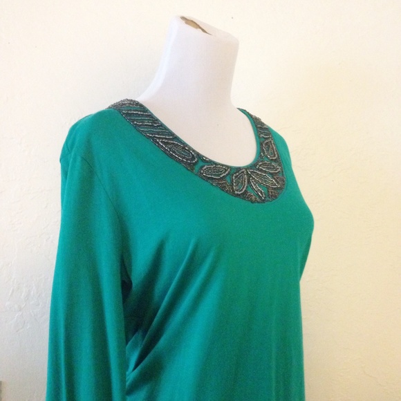 Green Long Sleeve Top - Picture 3 of 5