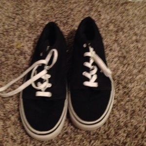 Black vans youth size 6