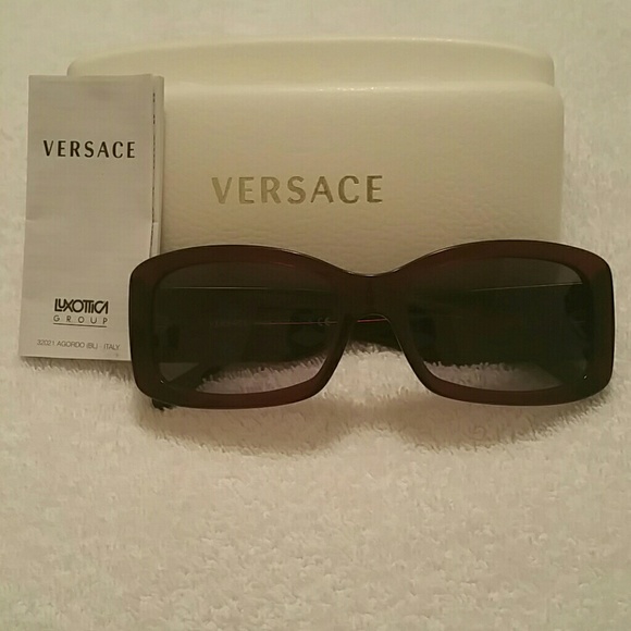 Authentic VERSACE Ladiez Sunglasses