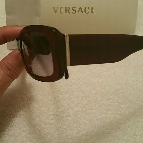 Authentic VERSACE Ladiez Sunglasses main image 4