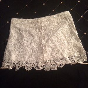Lace skirt