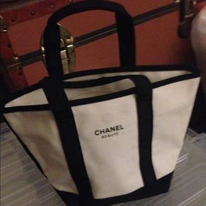 Small Chanel tote