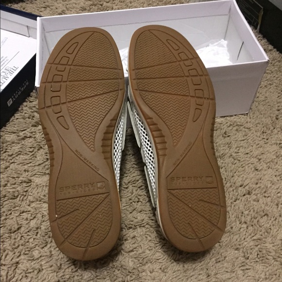 Sperry - Picture 2 of 3